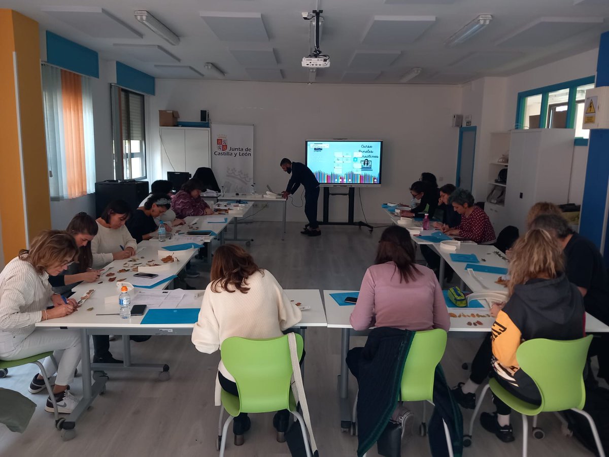 📢 ¡Descubriendo y estableciendo sinergias con el BIOARTE!
👏Gracias Juan Zamora por tooodo lo que nos  has enseñando🎨👩🏻‍🎨🌿🍃🍂🍁