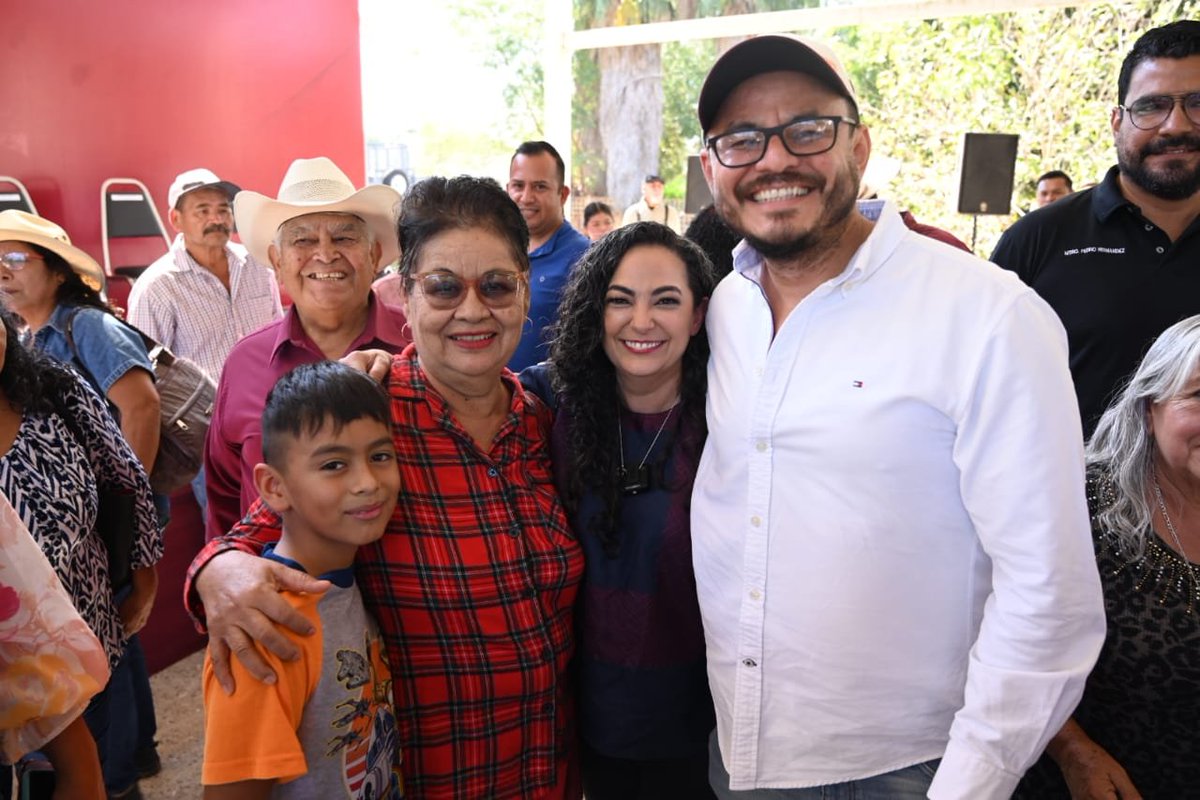 olgapsosa's tweet photo. Le seguimos cumpliendo al pueblo de #Tamaulipas 🫶🏽
Nos reunimos con amigas y amigos del ejido Luz del Campesino en #Guémez para informarles que hemos aprobado once reformas constitucionales, especialmente, la reforma para renovar el poder judicial por voto universal, libre y secreto.

Con honestidad, sencillez y cercanía servimos al pueblo.  Gracias a nuestras diputadas locales Silvia Chávez, Yuriria Iturbe y Blanca Anzaldúa y a nuestros amigos Carlos Reyes y Luis Lauro Reyes Rodríguez, por contribuir a esta Asamblea Informativa.