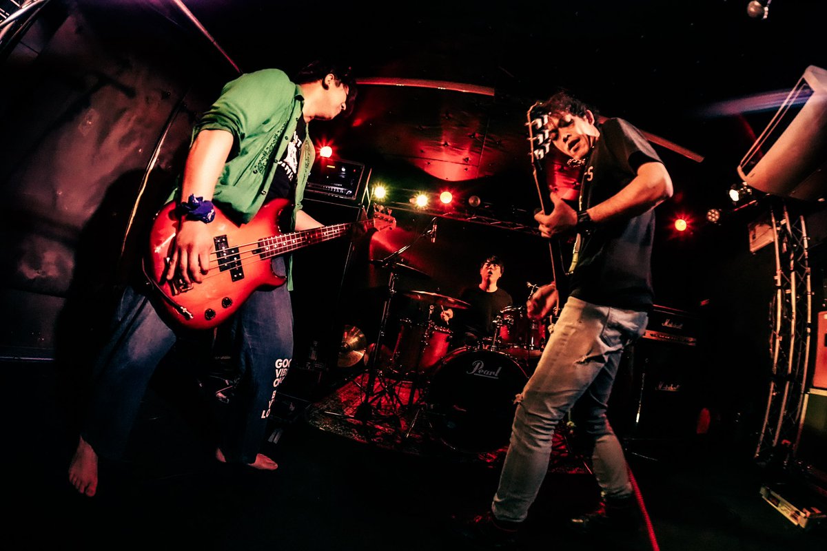 bassist_shotaro's tweet photo. 2024.11.23
BLAZE UP NAGASAKI -前日祭-
長崎Studio Do!

ありがとうございました！

photo by @hira_camera_yu 

#BxDxD
#ビーディーディー
#長崎StudioDo
#BUN2024 https://t.co/J5SZkwjo9k