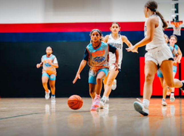 The only thing that I’ve ever been focus on is having the GOATS🐐head out to watch my game! I’ve been to a lakers game now it’s time to head to the rest⭐️