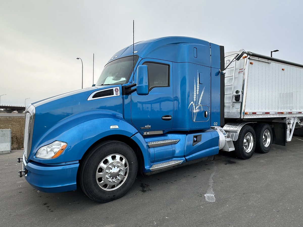 If you’re looking for good used trucks and trailer. Just dropped off at Ritchie Bros auction in Edmonton Dec 13
2018 load King aluminum  superb with electric tarps
2 -2016 Kenworth T680s with low km Eaton ultra shift transmission always stored in a heated shop
Repost please