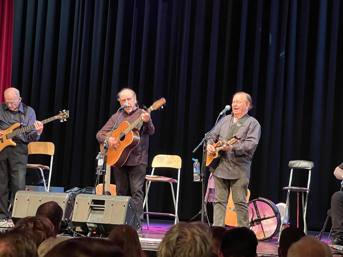 brainybrendan's tweet photo. Brilliant evening meeting up again with Fureys in Amsterdam during their tour of the Netherlands. Great concert as always!! https://t.co/53fxggAKVC