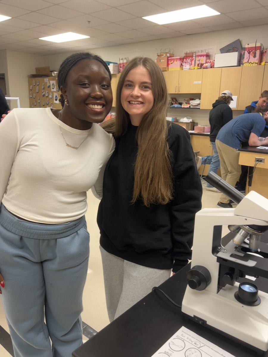 CCAHS's tweet photo. Meet our scientists! ๐งโ๐ฌ
Students in Biology classes have been utilizing microscopes to examine various specimens including blood, bacteria, sperm, and stomata. ๐ฌ
#raisethesails #OneFleet https://t.co/5UxuFnrw3A