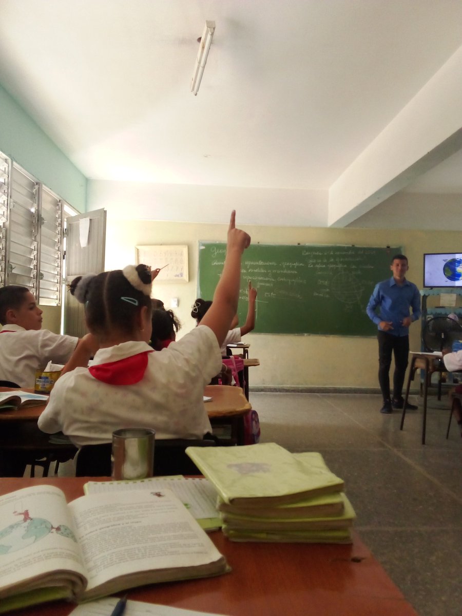 PLfelipeBoyeros's tweet photo. La geografía es la ciencia que nos enseña cuántos kilómetros de patria debemos amar. Ni uno más ni uno menos.💯🌎💙🇨🇺 https://t.co/upYkbvNFjD