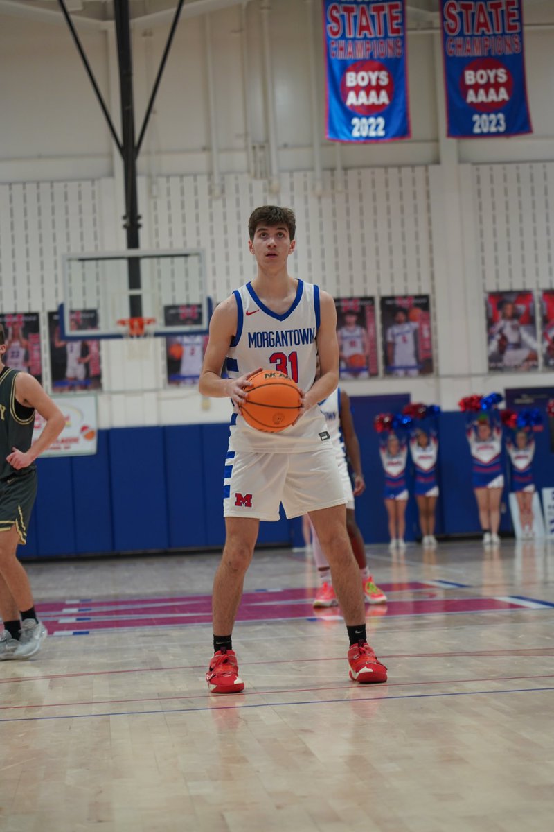 Morgantown’s Waylon Colistra is looking to have a breakout season in 2024-25: #WVPrepBB 

The 6’6 Junior Wing can score on all 3-levels, can rebound the ball extremely well, plays great defense in the paint and is an underrated passer.

Solid All-Around prospect with D2 interest.