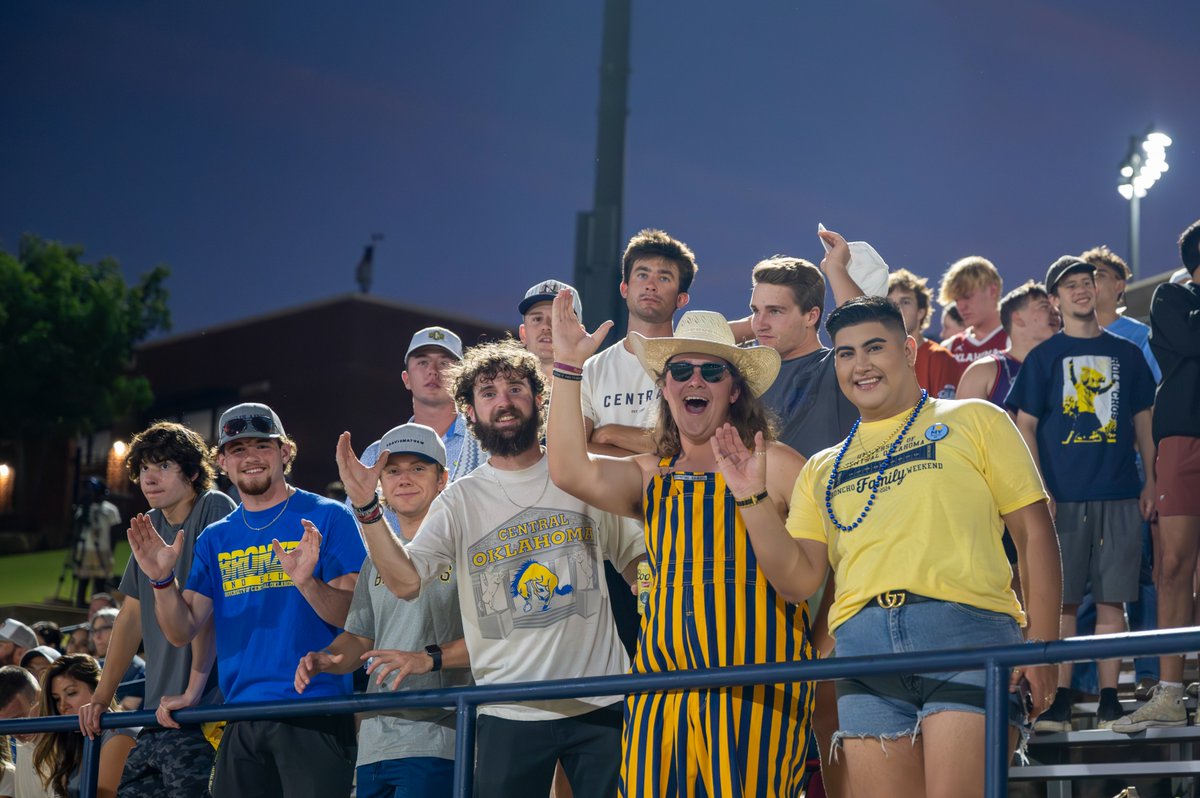 UCOBronchos's tweet photo. The UCO Bronchos Football team won their NCAA Division II Championship first round! ROLL 'CHOS! 🎉 🎉 🎉 #UCO https://t.co/Tc2O7ApGoZ