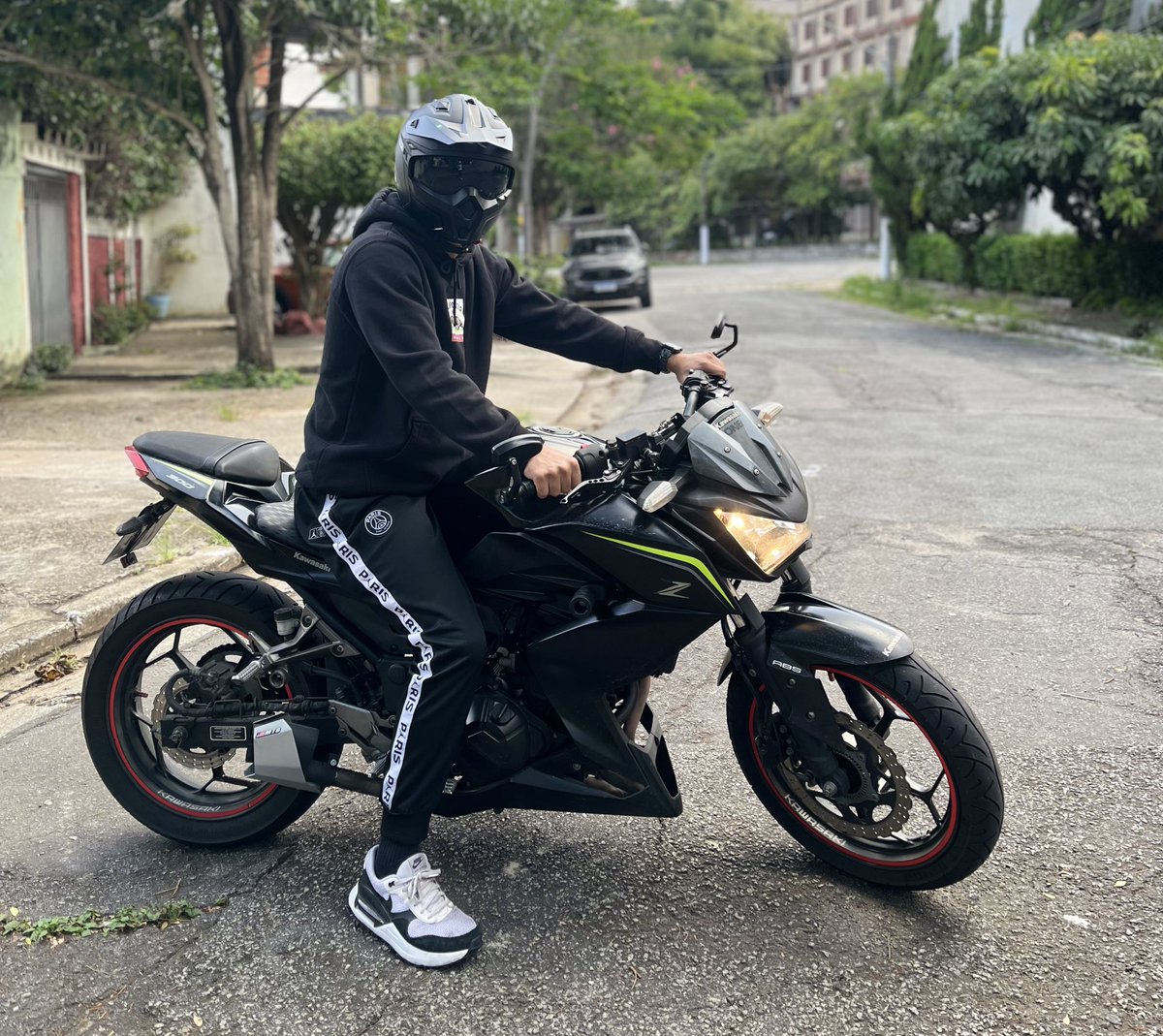 pedromaxad0's tweet photo. ☠️💸🏍️ https://t.co/icf1ZkaZZO