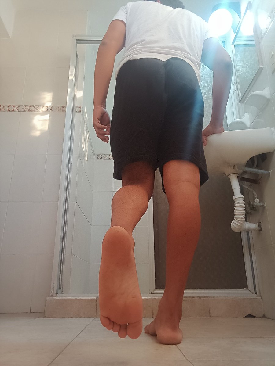 FeetMasterSmith's tweet image. Where are they going to drain today?🤑🤑🤑
@MASTER_UPDATES @nick_gtwb @RT4Masters2 @rt_feet @findominfluence @MASTERS_PROMOS #feet #feetmale #master #cashslaves #findom #macrophile #fags #feetcrush #feetworshi̇p #feetlove