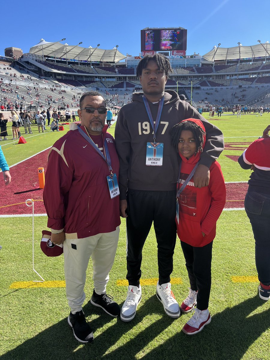 AnthonyKingJr08's tweet photo. #AGTG I had an amazing time at Florida State!!! Great win today🍢 and thank you for giving me and my family such great hospitality. @PrestonB49 @Coach_Norvell @_DJDaniels @WJKeenan_FB @Neelyboy3 @ThomsenChris @DmitriEmmanuel @LouatTheState @CoachAAtkins  @FSU_Recruiting @AmareeWilliam25