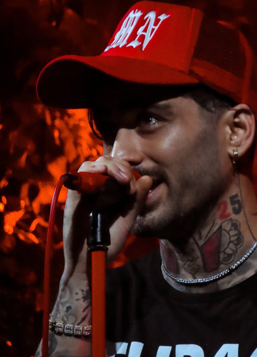 flowersxzjm's tweet photo. the hottest man alive https://t.co/XRU3CuZVHJ