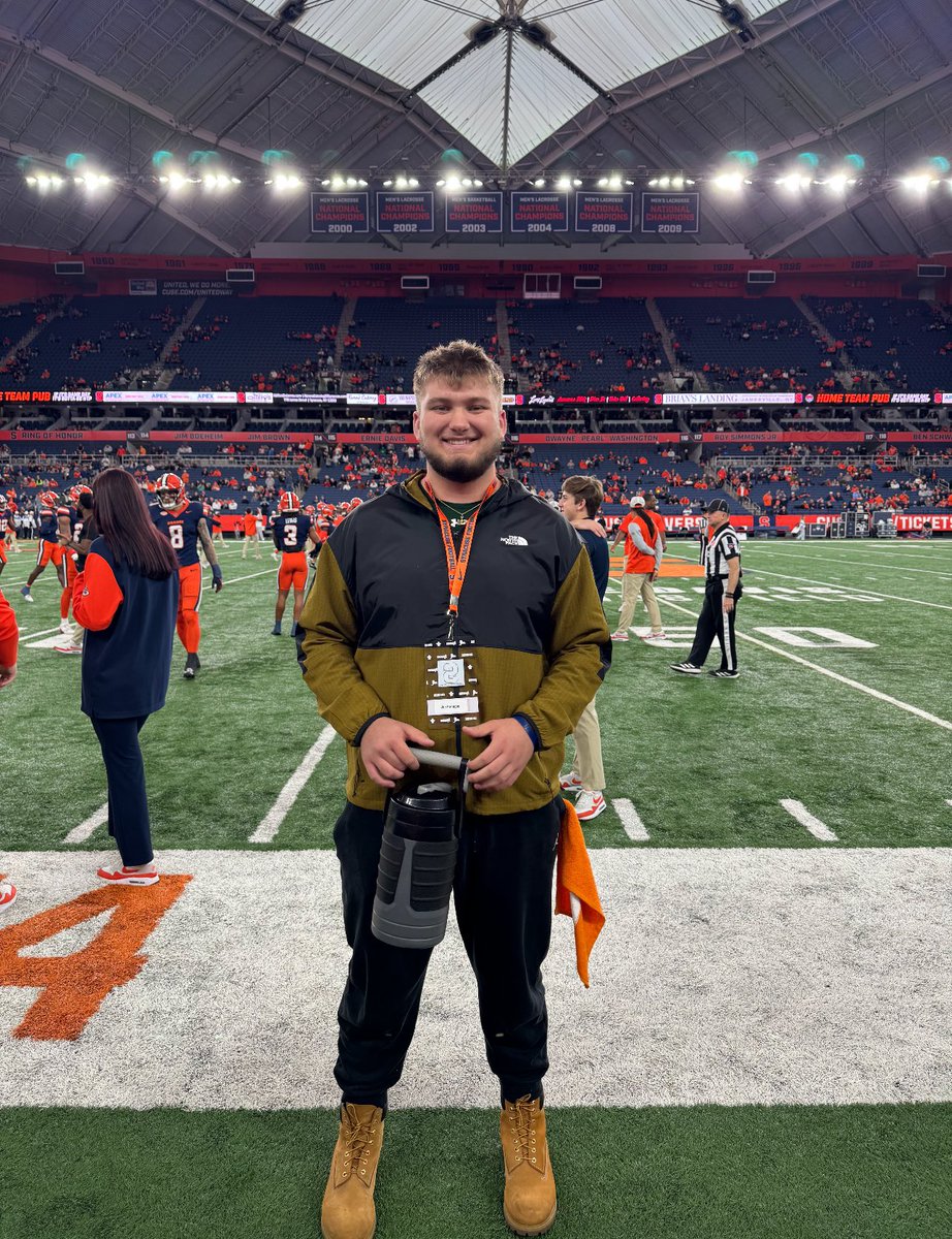 Jon Panagou 6’4 305 tweet media