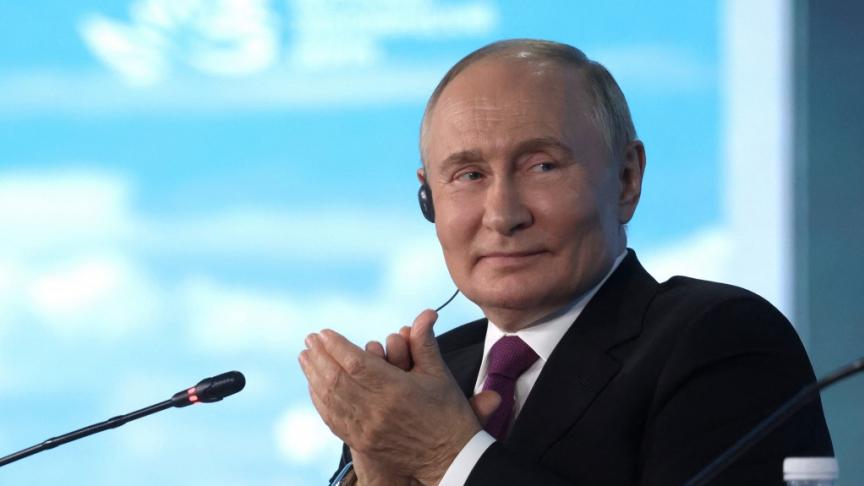 AlertesInfos's tweet image. 🇷🇺 FLASH - Vladimir Poutine vient D’INTERDIRE l’adoption d’enfants russes par des citoyens de pays où la transition de genre est légale. (médias russes)