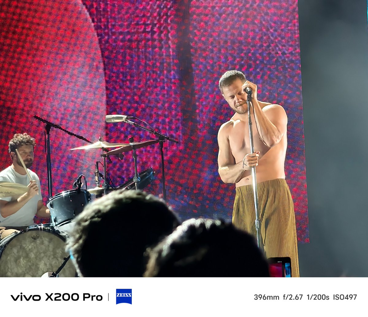 BrightMinho's tweet photo. vivo X200 Pro คือโหดจริง
ทั้งงานรูป งานวิดีโอ ซูมดีงามมาก

ง่ายตั้งแต่กดถ่าย เพราะมี Stage Mode เอาไว้ถ่ายคอนเสิร์ตโดยเฉพาะ ถ้าแสงจ้าไป นางจัดการ HDR เองหมด เราไม่ต้องไปปรับ exposure หรือตั้งค่าอะไรเลย

แล้วสเปกจัดเต็ม ไม่กั๊ก
มาเพื่อฆ่าเลยจริง ๆ

#LoomTourBangkok https://t.co/MmWTPVhCkF