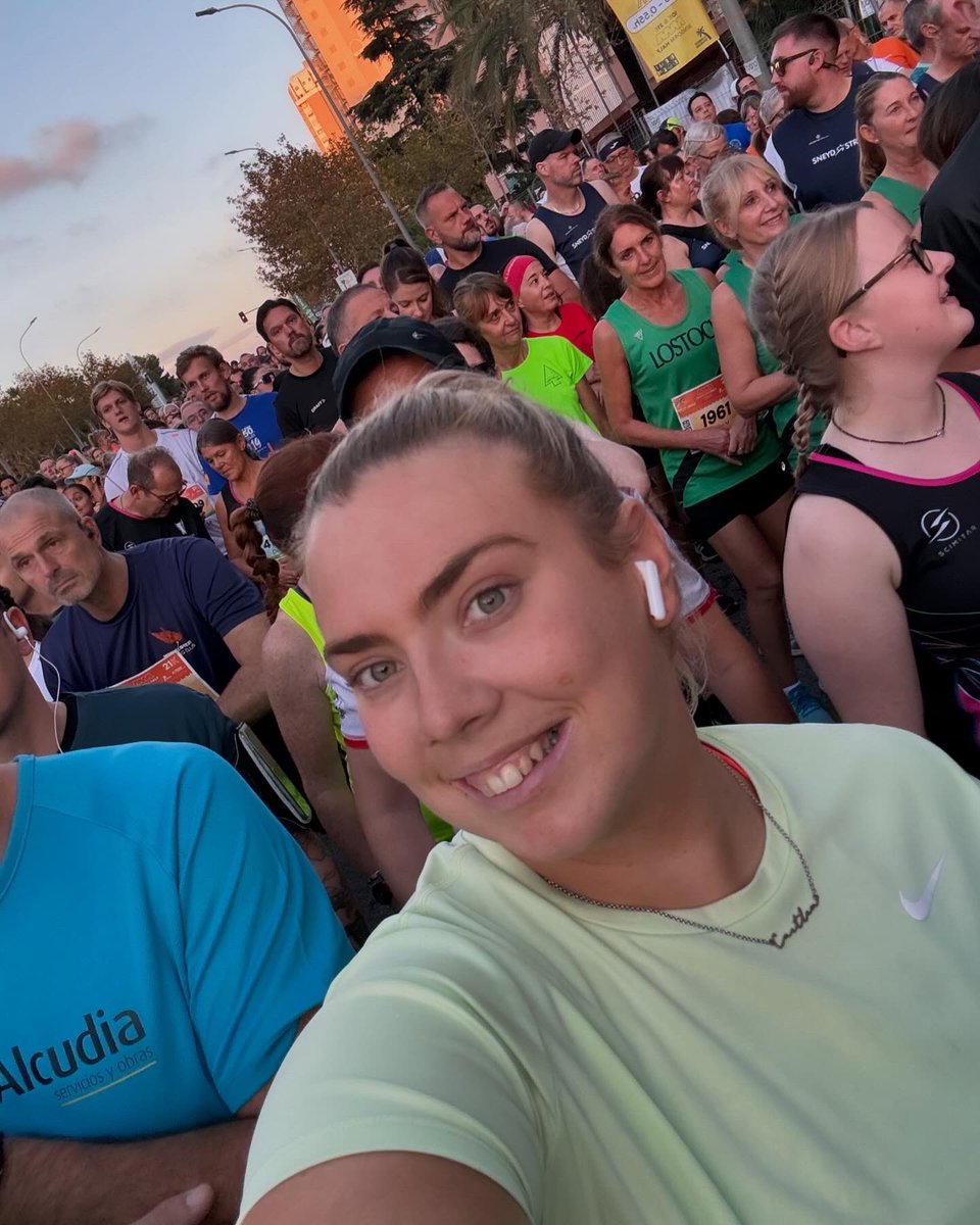 StilesCaitlin's tweet photo. They call this competing on an international level😉🤣Some run, topped off with a PB. https://t.co/tqAln4SlhY