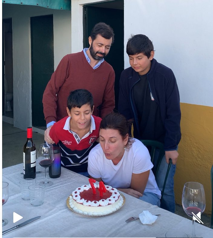 Muchas felicidades a mi compañera de vida, la mujer más bonita del mundo. <a href="/cristinaegs/">Cristina G-S</a>