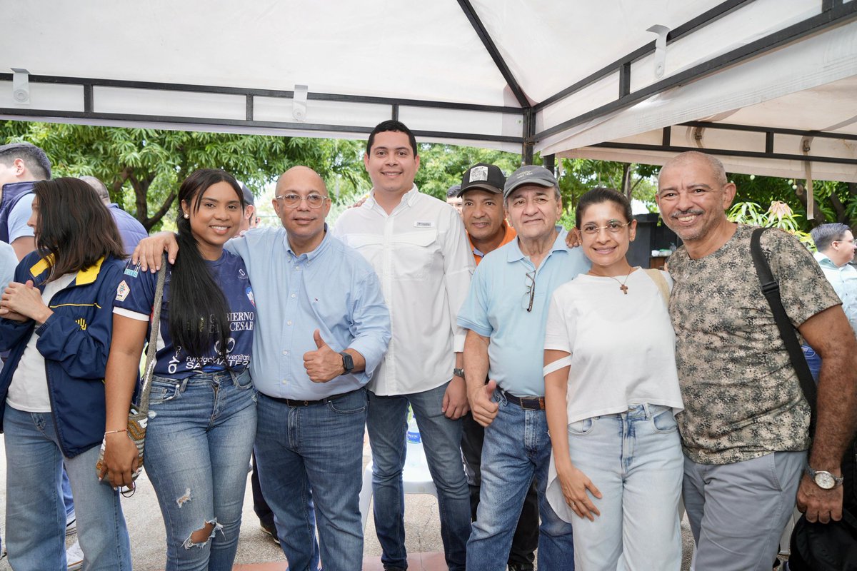 fonvisocial's tweet photo. Valledupar es un municipio equitativo y solidario, y nuestra familia Fonvisocial se enorgullece de contribuir al bienestar de quienes más lo necesitan. Por eso, atendimos con entusiasmo la invitación de la Oficina de Gestión Social, liderada por nuestra primera gestora, Milena S. https://t.co/VPyRVed6Hk