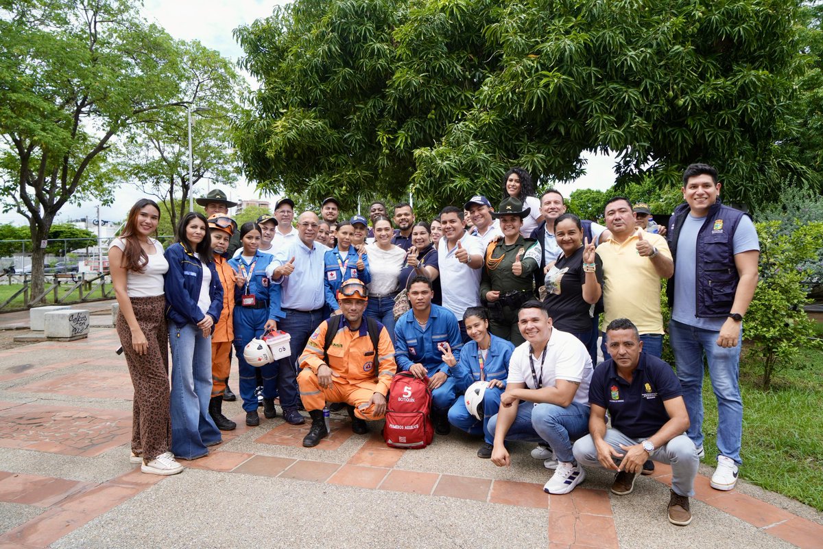 fonvisocial's tweet photo. Valledupar es un municipio equitativo y solidario, y nuestra familia Fonvisocial se enorgullece de contribuir al bienestar de quienes más lo necesitan. Por eso, atendimos con entusiasmo la invitación de la Oficina de Gestión Social, liderada por nuestra primera gestora, Milena S. https://t.co/VPyRVed6Hk