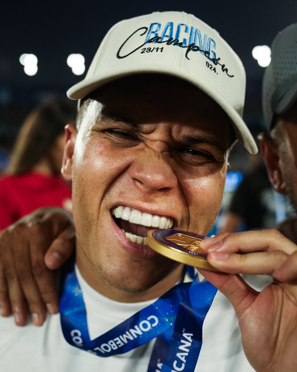 frabigol's tweet image. Ser ídolo en dos equipos grandes de Argentina no es para cualquiera. 

Juan Fernando Quintero es el mejor colombiano de la historia y el que opine lo contrario está equivocado.