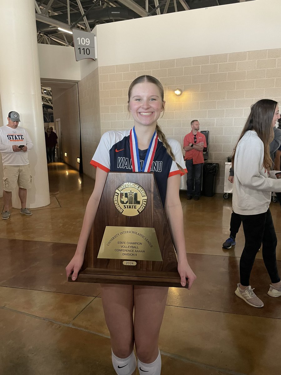 MadisonForst's tweet photo. @WakelandVB wins STATE!  🧡💙@PDTexas @CoachMikeDZ @PrepVolleyball @MaxPreps @GMsportsmedia1 https://t.co/CpX3BikPds