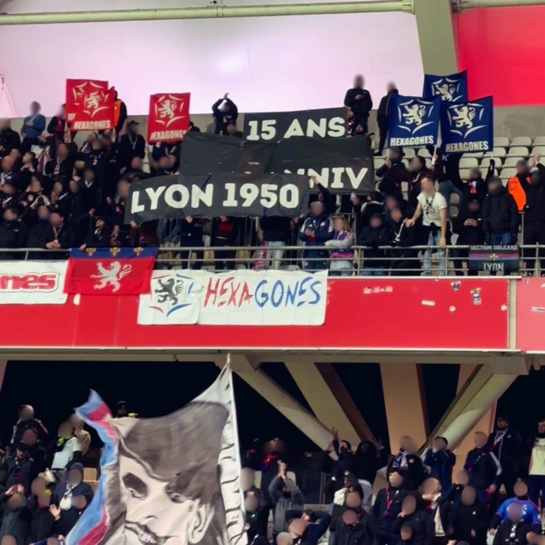 HexaGones's tweet photo. 15 ANS ! BON ANNIV LYON 1950 🔴🔵 https://t.co/G53iA4OL2l