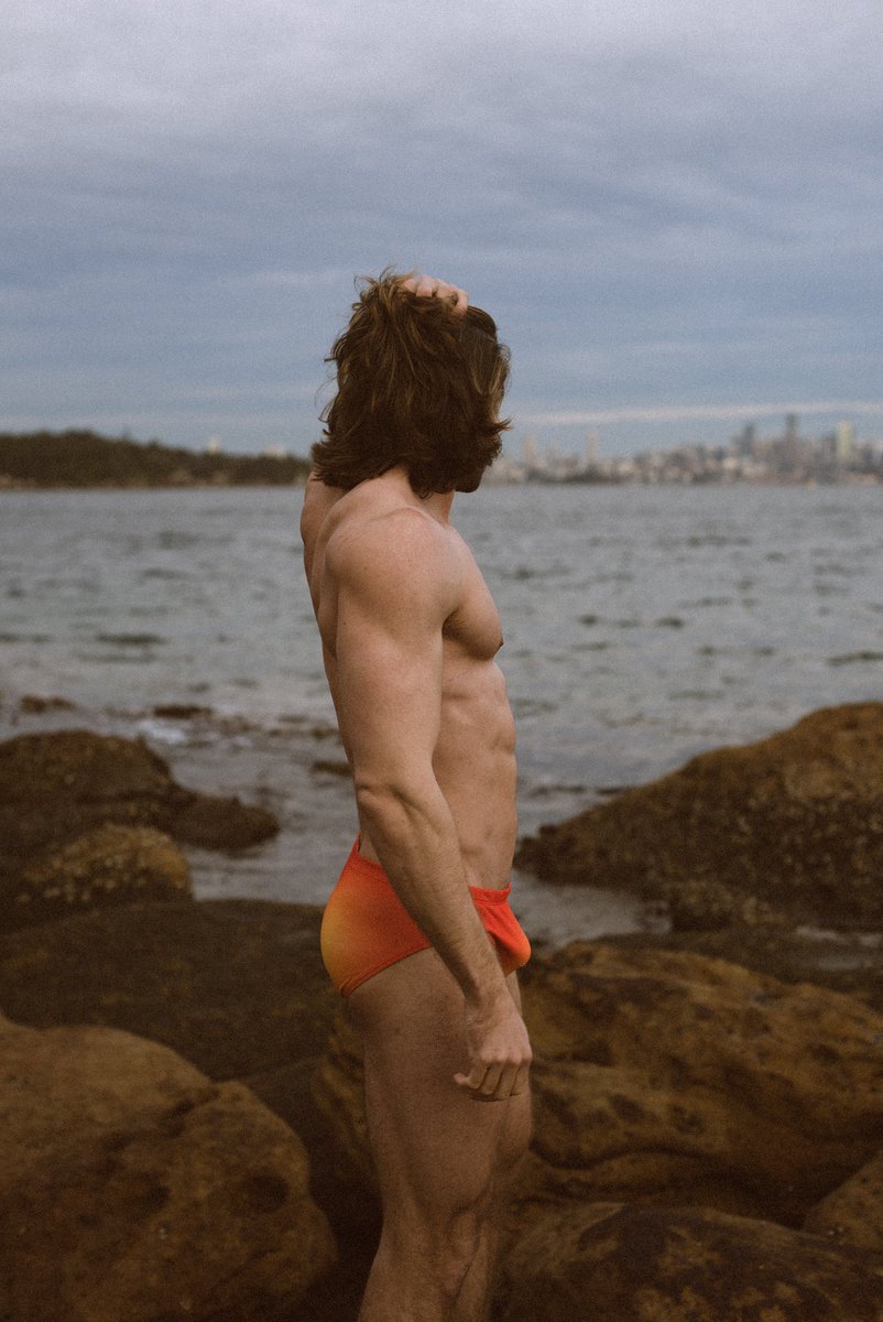 🍑 moment

#aussie #muscle #bodybuilder #gay #bubblebutt #butt #stud #speedo #moustache