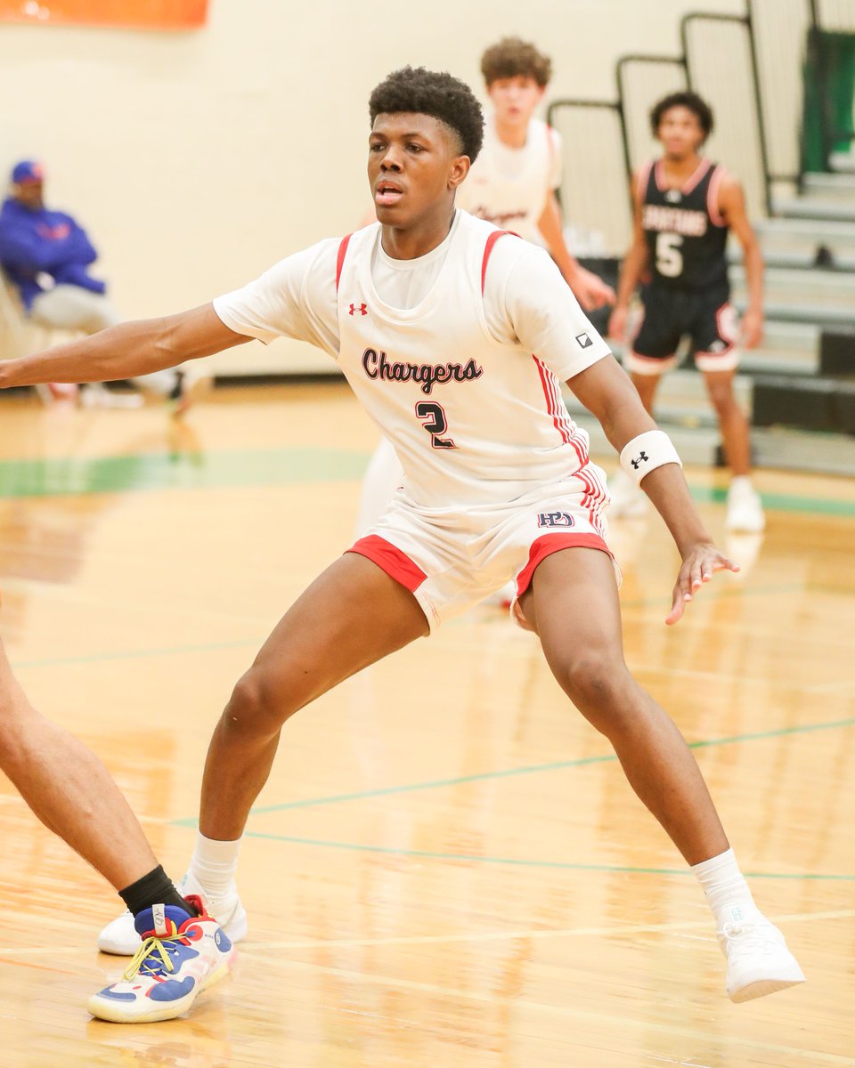 2025 Julian Johnson (Providence Day) is an interesting big that should only continue to develop at the next level. Extremely fluid with his size, athletic big man, and finds ways to get on the boards. #PhenomGeorgeLynch