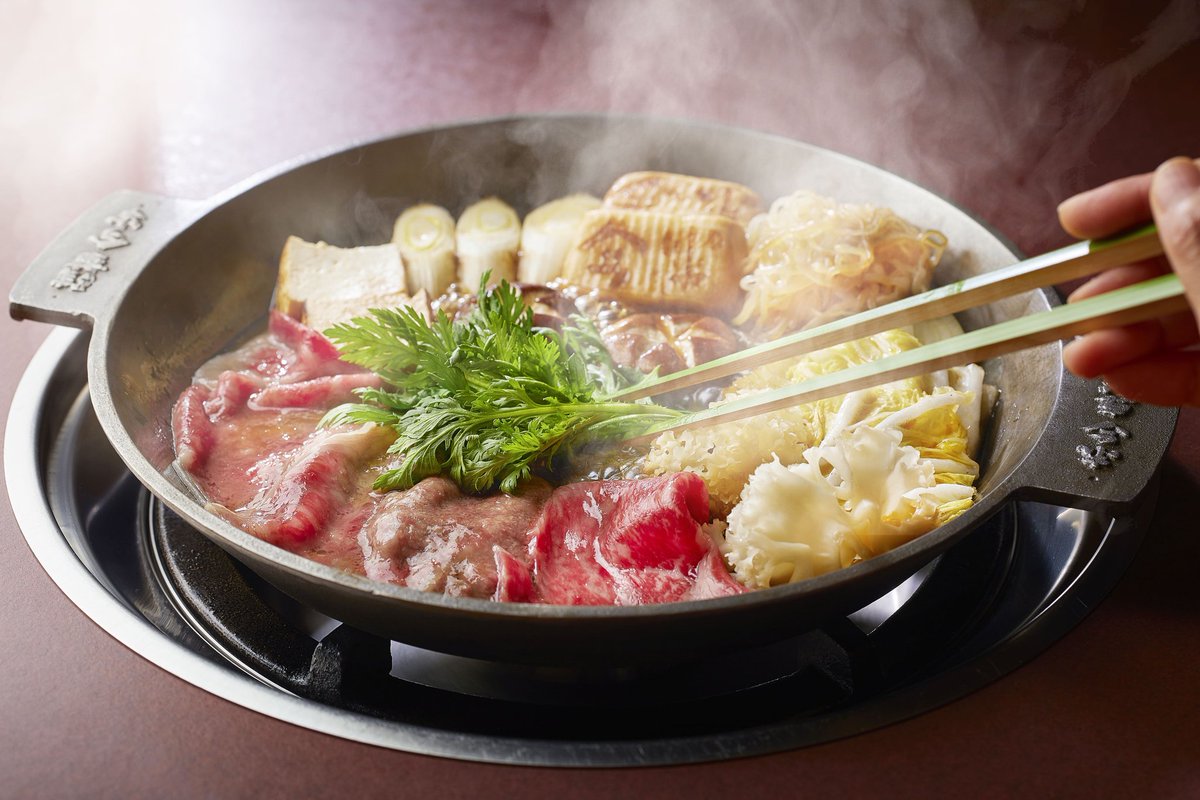 人肌恋しい季節。それに、温かい鍋が美味しい季節ですね。と言うことで、昨日は久々に浅草の今半ですき焼きを食べてきました。あとは、柔らかくてムチムチした体と大きなおっぱいがあれば、寒い冬も乗り越えられそうです。