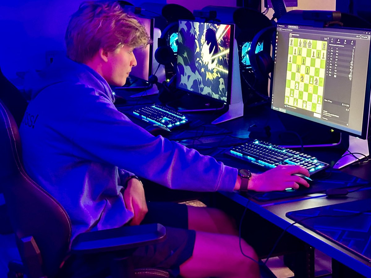 Undefeated JBU Esports Chess Gold team won their division playoffs semifinal today vs. Vellore Institute of Technology, Vellore, India! Tomorrow they play in their division playoffs finals vs. Analytical Assassins, SAL Education, Ahmedabad, India. Proud of all our teams! 💙💛♟️🦅