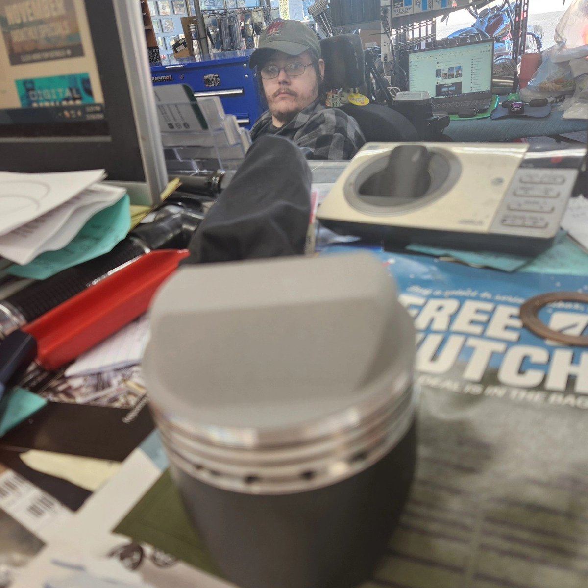 Southmaincustom's tweet image. This is what a #wiseco piston for a 1000cc #ironhead #sportster looks like after deburring &amp;amp; coating on top &amp;amp; skirt the top coating is a ceramic coating that helps with heat control the skirt has an anti scuff coating that reduces friction #smc #danobuilt #harleydavidson