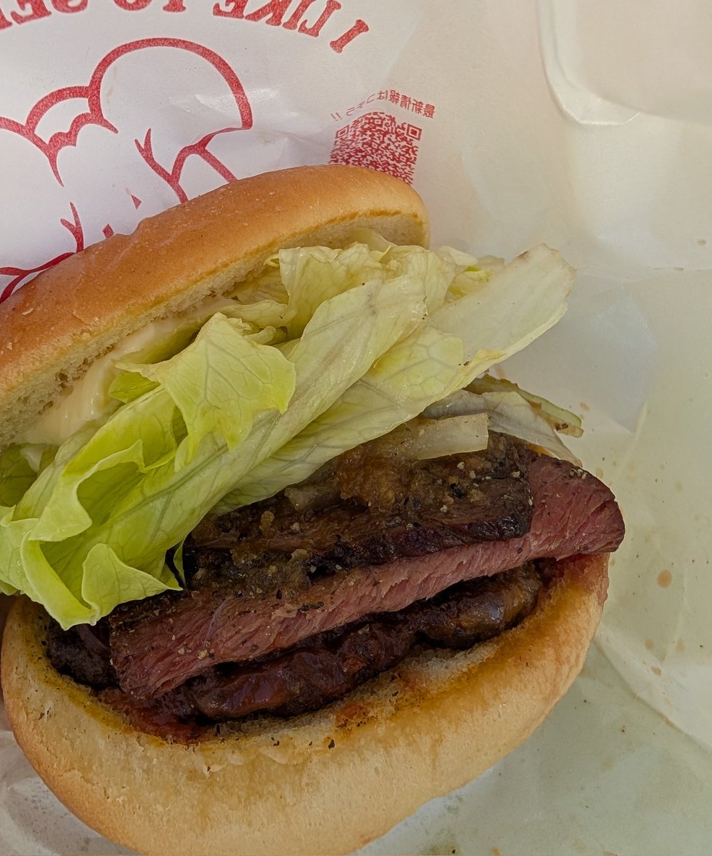 お昼ご飯はbigman上京町本店
コラボまだやってた、ありがたや。

なんか店内にすごく丈の短い女の子がいる… 