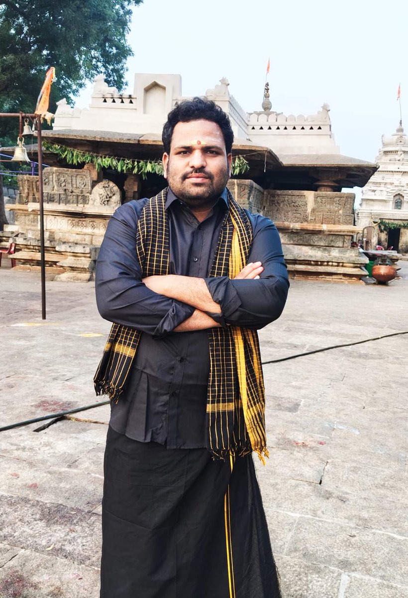 YoursBalaraju's tweet photo. ఓం..శ్రీ స్వామియే...శరణం అయ్యప్ప...

ఎన్ని జన్మల పుణ్యఫలమో నా జీవిత ప్రయణంలో నీ మాల వేయడానికి మరొక్క సారి అవకాశం కల్పించావు..స్వామి..

నేడు మా స్వగ్రామం కంబదూరులో అయ్యప్పమాల ధరించడం జరిగింది. https://t.co/28MH2t1VUN