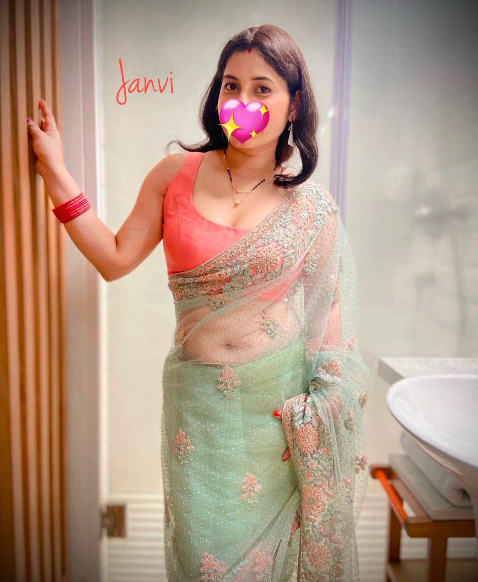 JAANU0141's tweet photo. कल ससुर जी के साथ सादी में गई थी वैसे तो शादी में ससुरजी के साथ डान्स,खाने में और ड्रिंक करने में बहुत मज़ा आया पर वहाँ कुछ लड़के मुझे ससुरजी के साथ देख कर ये सोच रहे थे कि बुड्डा क्या ही कर पाता होगा फिर मुझे भी पार्किंग में ससुरजी की परमिशन से उन तीनों का पानी पीना पड़ा https://t.co/Okx8Me5fmb