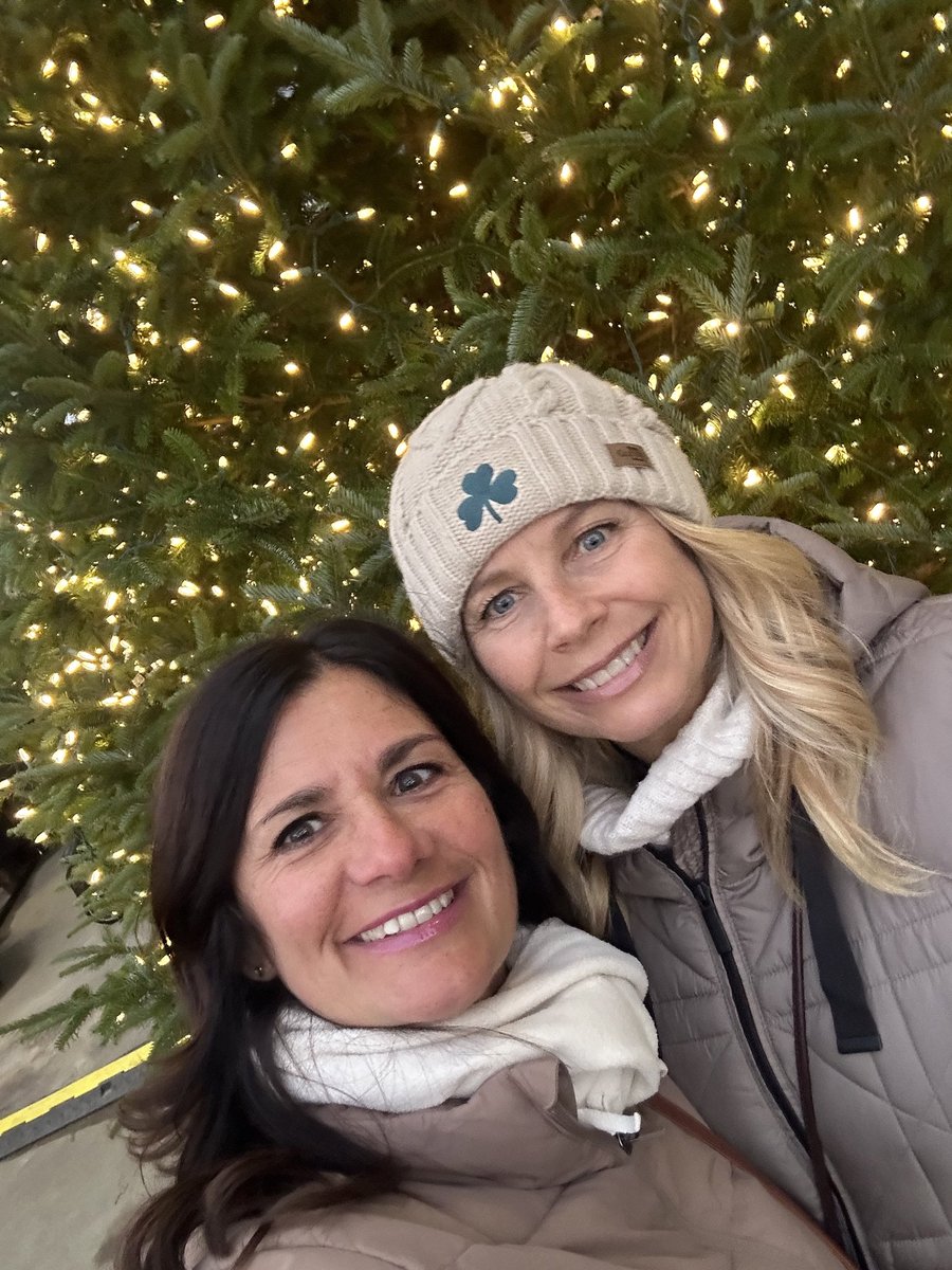 We braved the cold and wind today at Schenectady’s Annual Holiday Parade! 🎄🎅🏻