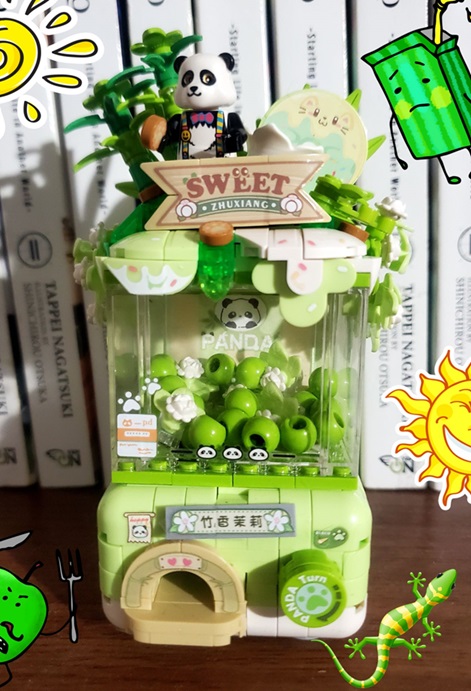 MeowthAvenger's tweet image. Didn't this one turn out cute? the stickers were kind of a pain, and I wish the balls inside were clear, but I'm officially a fan of game machine builds :) #microblockbuilds #microblocks