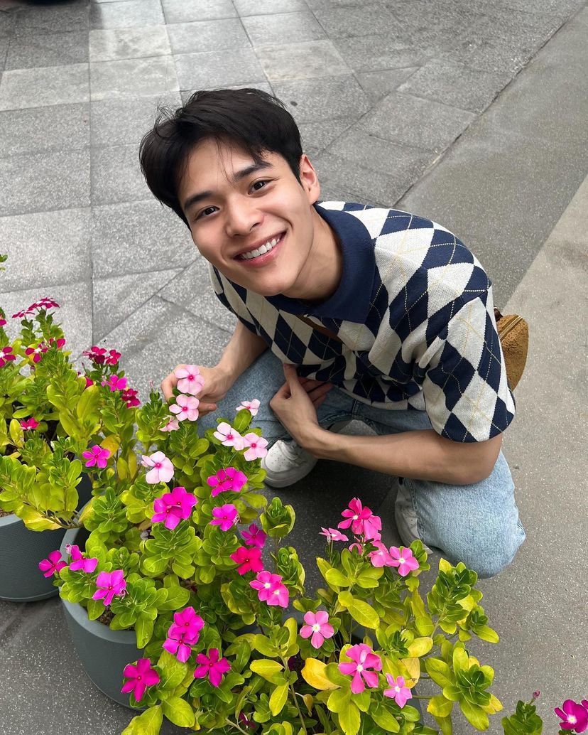 mitpakde's tweet photo. @THAIGIFTEDZ Finally, I have finished all my task, I can go out happily. https://t.co/I4Zqmh0qxt