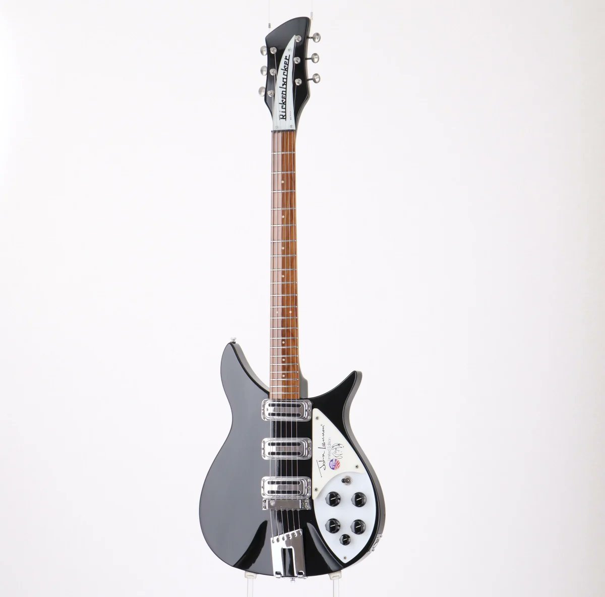 1484_shinjuku's tweet image. #Rickenbacker / 355JL John Lennon Limited Edition
ジョンも愛用した325をベースに、ミディアムスケールを採用した355。ピックガードのイラストや認定書など、ファンには堪らない1本です！
＃イシバシ新宿 4Fにて販売中！
＃ビートルズ #ジョンレノン

ishibashi.co.jp/ec/product/280…