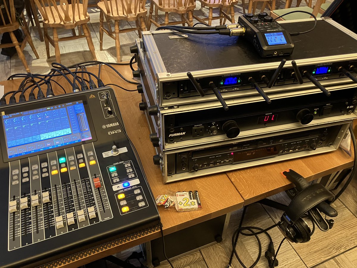 p1cstaff's tweet photo. YouTubeチャンネルの公開収録現場。
映像絡みの現場は久しぶり!
DM3が適任の現場!
#公開収録
#音響 #音声
#NXCAM
#DM3
#L1compact https://t.co/a0R3UMBjxl