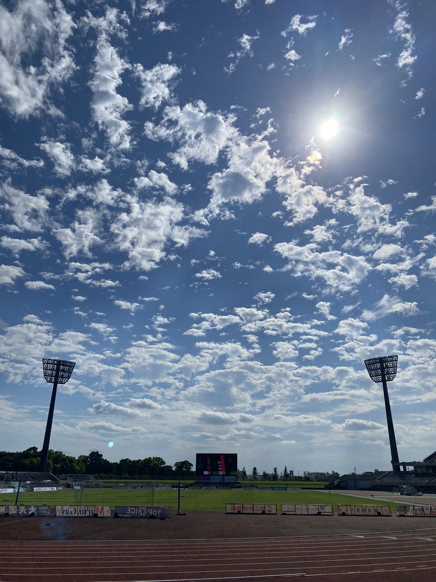 mame_1129's tweet photo. 久しぶりに来れたのがホーム最終線ってね
暑いす
#fc琉球 https://t.co/U5DycZyiOx