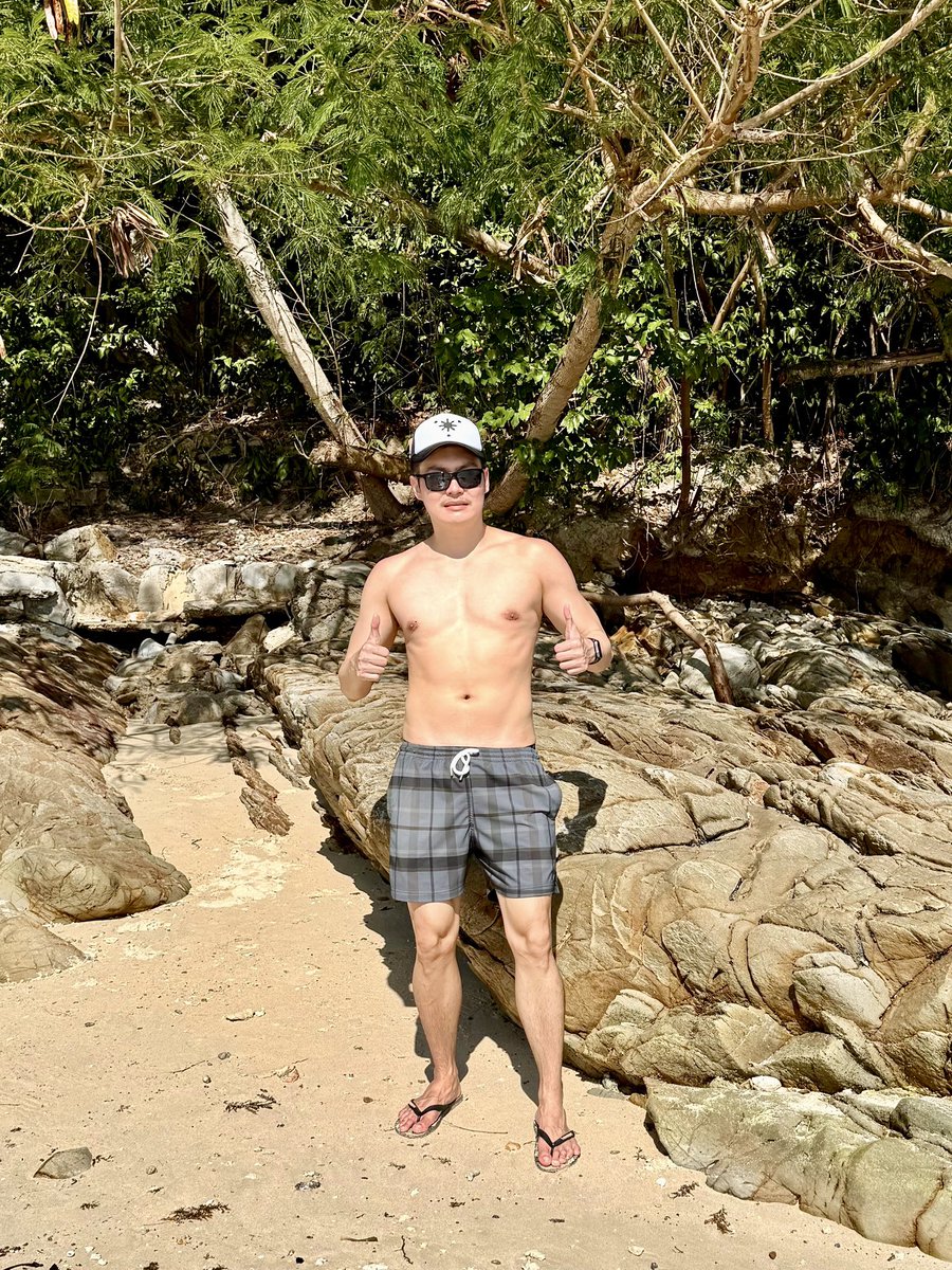 GetNashTee's tweet photo. Yes, I’m just a beachy kind of person🙄🫣😂
Have a Blessed Sunday!

#sundayvibes #portbarton #wheninpalawan #lovethephilippines❤️🇵🇭 https://t.co/cWXJq4sN3V
