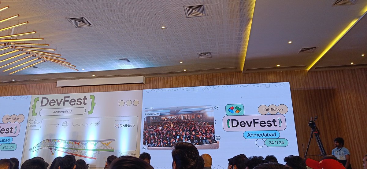 coder_flash's tweet image. Let's get started @GDGAhmedabad 🎉🎉 #DevFestAhm