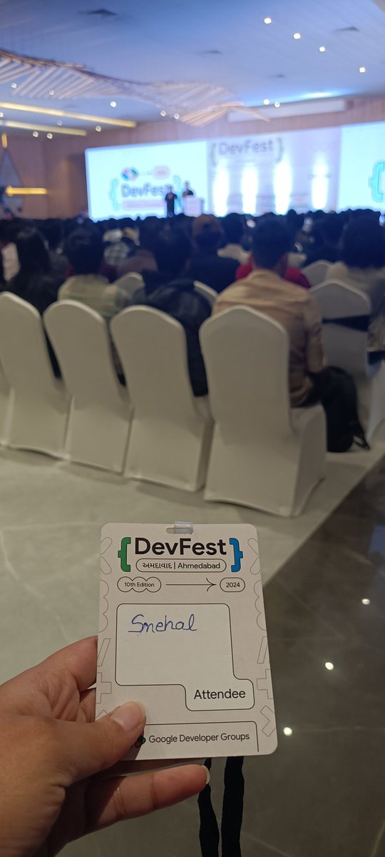 imsnehalsingh's tweet image. I&apos;m at #DevFestAhm with my @dhiwise team.

Let&apos;s meet at the booth if you are around.