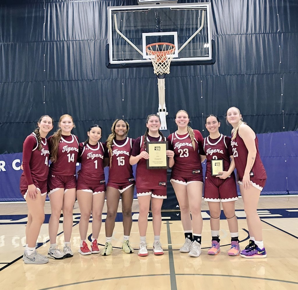 Arleen Koldoff (@arleenkoldoff) on Twitter photo Asked all the seniors to pose with Bellie since this will be their last first tourney together. What a great bunch of girls and I truly appreciate how they push Bellie to be better. Looking forward to an amazing season!
<a href="/scottie025052/">Sydney Scott</a> <a href="/bellaxgruber/">Bella Gruber</a> <a href="/KRSPG02/">Kaitlyn Sedillo #2</a> <a href="/miaagon/">Mia Gonzalez</a> Meg, Naya Asked all the seniors to pose with Bellie since this will be their last first tourney together. What a great bunch of girls and I truly appreciate how they push Bellie to be better. Looking forward to an amazing season!
<a href="/scottie025052/">Sydney Scott</a> <a href="/bellaxgruber/">Bella Gruber</a> <a href="/KRSPG02/">Kaitlyn Sedillo #2</a> <a href="/miaagon/">Mia Gonzalez</a> Meg, Naya