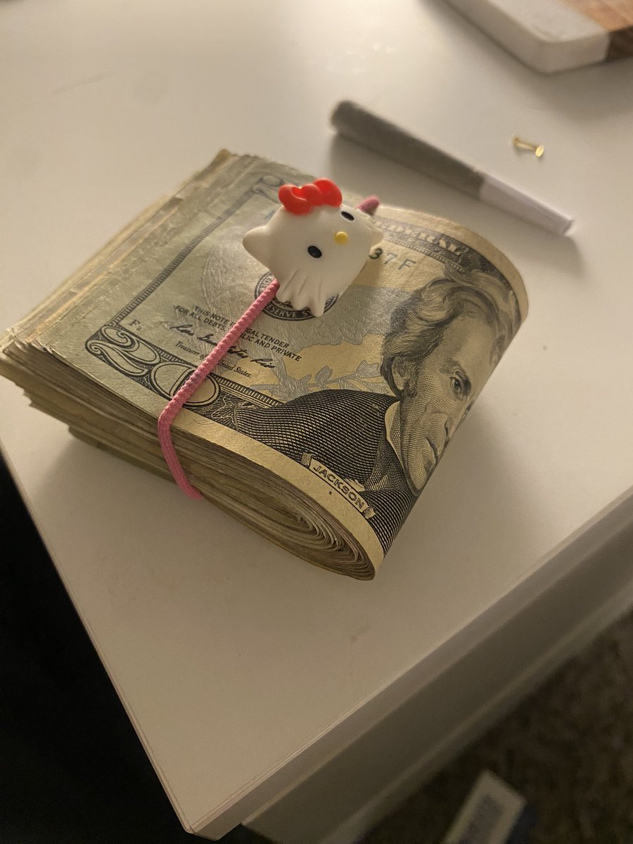 bignoodlboy's tweet photo. Hello kitty rack https://t.co/6gmAVXqUeB