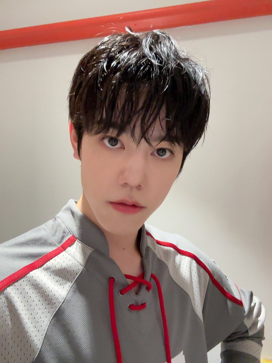 NFlyingofficial's tweet photo. 😸

#NFlying #엔플라잉 #차훈 #ChaHun https://t.co/fgqdrKD8bm