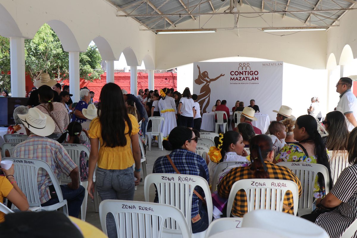 En colaboración con la Presidenta Municipal Estrella Palacios, el Gerente General, Jorge González, tuvo una activa participación durante la tercera edición de las Jornadas de Atención Ciudadana "Contigo Mazatlán", realizada en esta ocasión en la Sindicatura de El Roble.