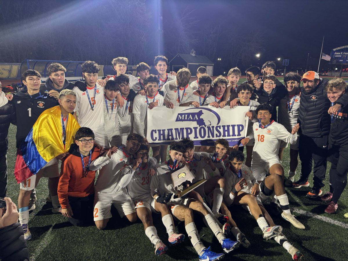 NNHSTigers's tweet photo. State Champs!! https://t.co/0gIH0maWia