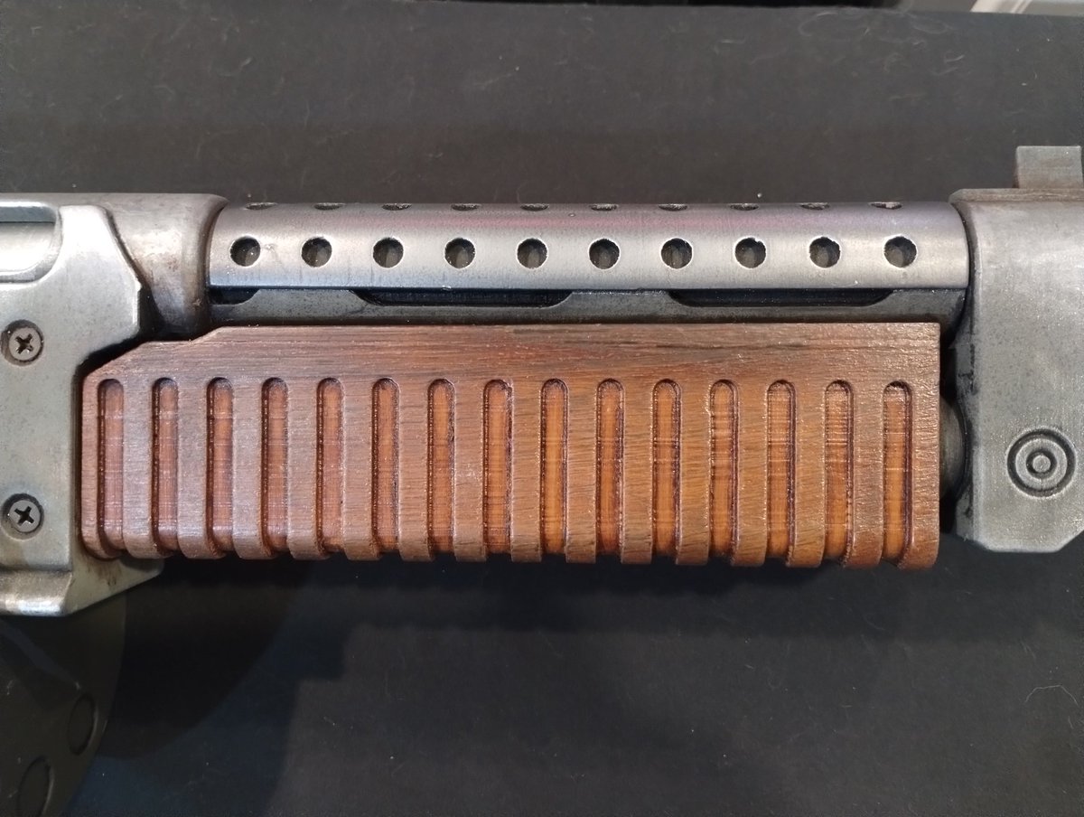 CosplayCommand's tweet image. 1:1 scale, #3Dprinted Combat Shotgun from #Fallout4 and #Fallout76 
This model was printed using files available from @lilykill1 via his Patreon.
Printed on my @Creality3dP Ender3 S1 Plus.

#Fallout #3Dprinting #FalloutNewVegas #FalloutProps