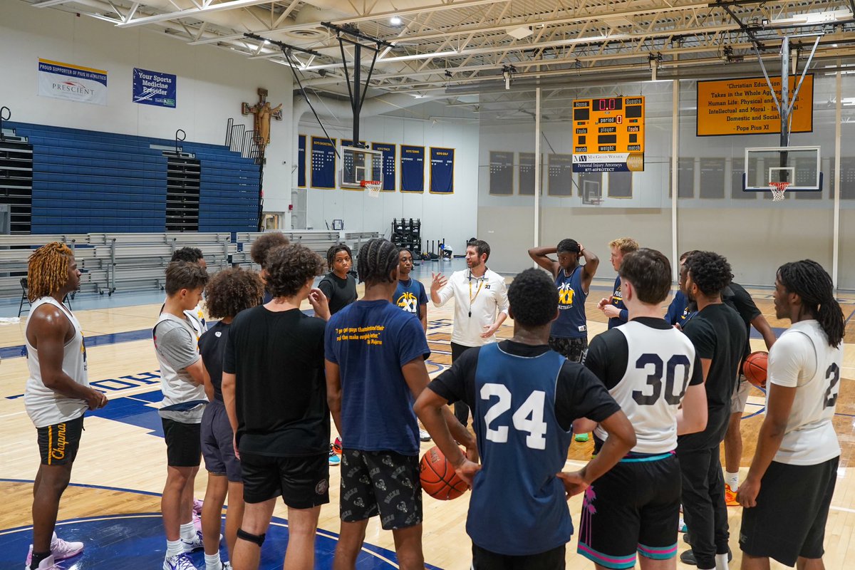 CoachDanCarey's tweet photo. I love what I do. I love this program. And I love my school. These are my guys. #integritywins #popespride https://t.co/6a1Uaa8D21