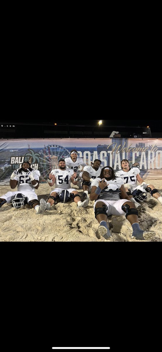 Nothing better than getting a W at the beach with the boys☝️