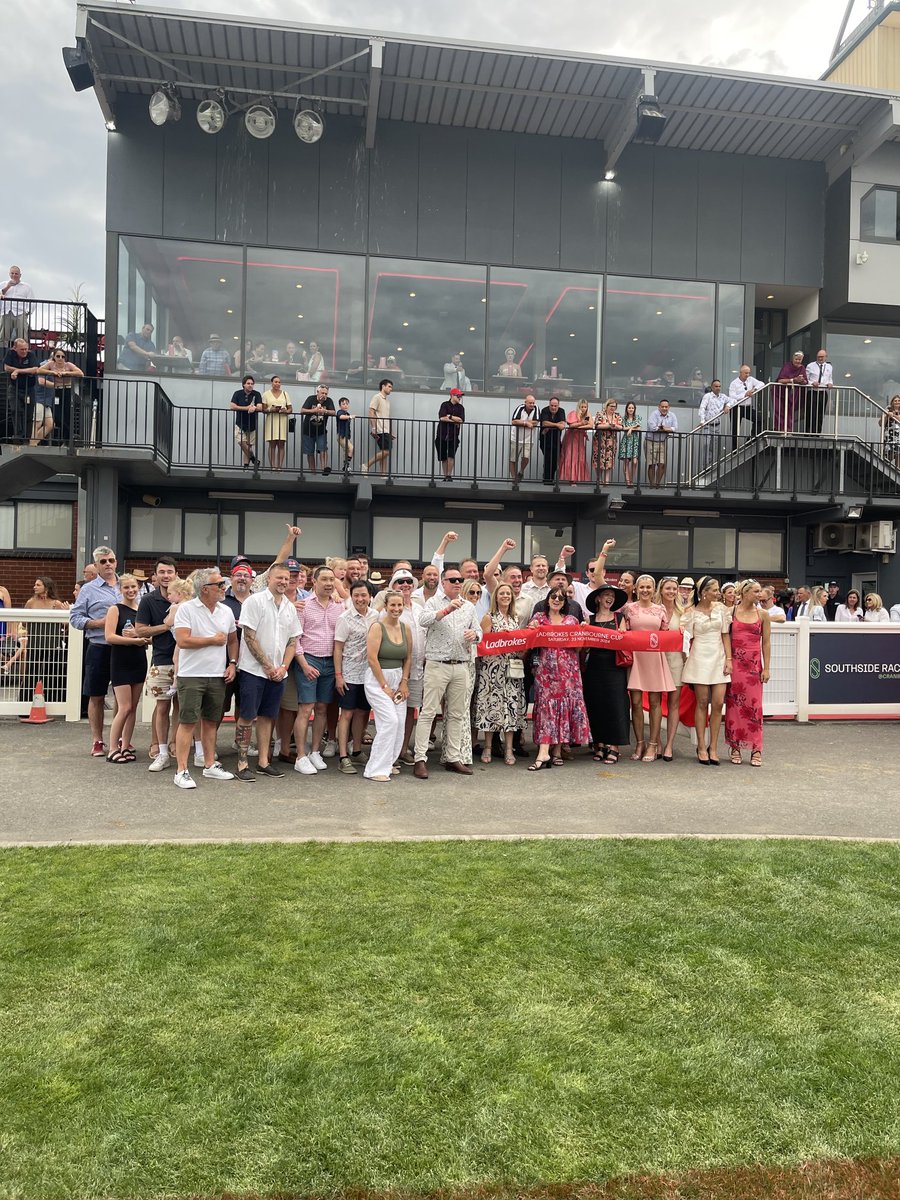 1000giggles's tweet photo. Warm & gr8 day @SthsideRacing @ladbrokescomau #Metorite #CranbourneCup Day24. Congrats to all winning #OwnersConnections & many thx owners sponsors slotholders members patrons & well done #ChairSean #CeoNeil @adwyer7 Committee/teams &racing participants/teams https://t.co/dvVog42PvA